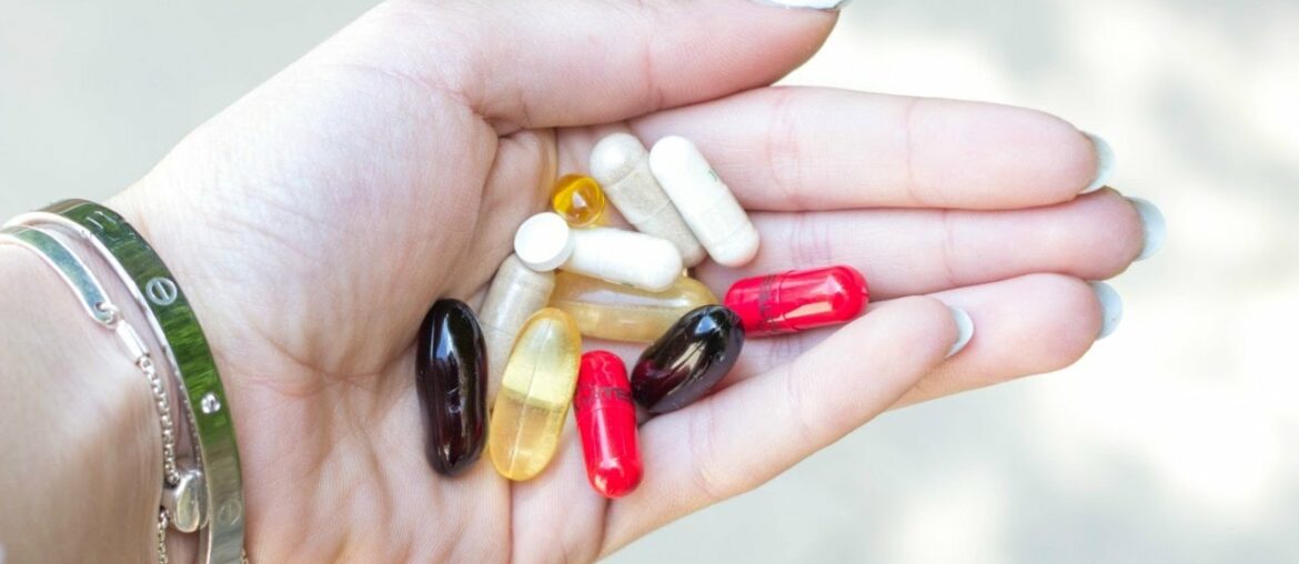 SUPPLEMENTS YOU NEED TO KNOW! MY VITAMIN ROUTINE!