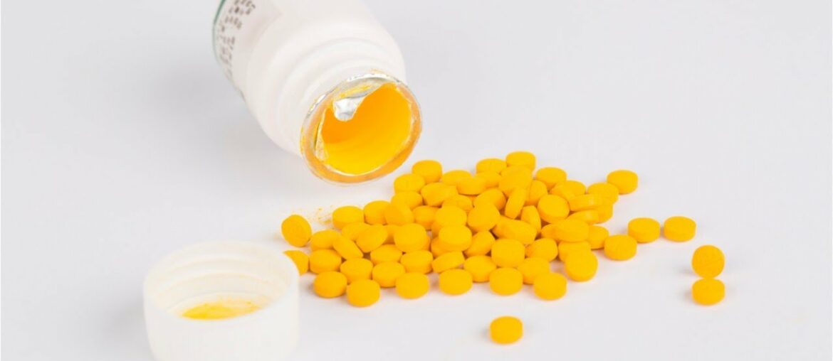 Could Common Vitamin Supplements Raise Lung Cancer Risk?