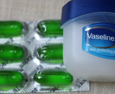Vaseline & Vitamin E Capsules Beauty Hacks That Will Make You Shine & Glow Your Skin| Skin Care Tips