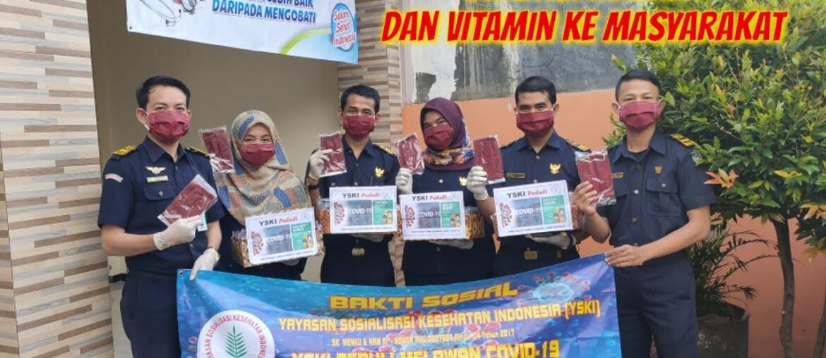 YSKI JATIM BERBAGI MASKER DAN VITAMIN KE MASYARAKAT