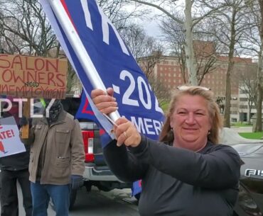 USA: Protesters denounce coronavirus measures outside New York State Capitol