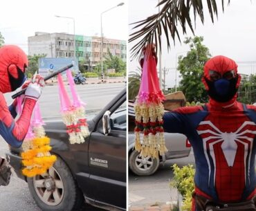 Flower Seller Dresses As Spider-Man To Earn Money During Covid-19 Lockdown