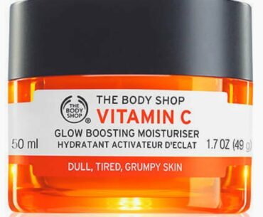 THE BODY SHOP'S VITAMIN C GLOW BOOSTING MOISTURISER REVIEW | It works ? | Indian Skin