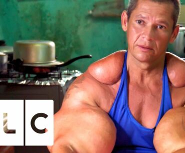 Bodybuilders Inject Muscles With Oil | Real Life Hulks