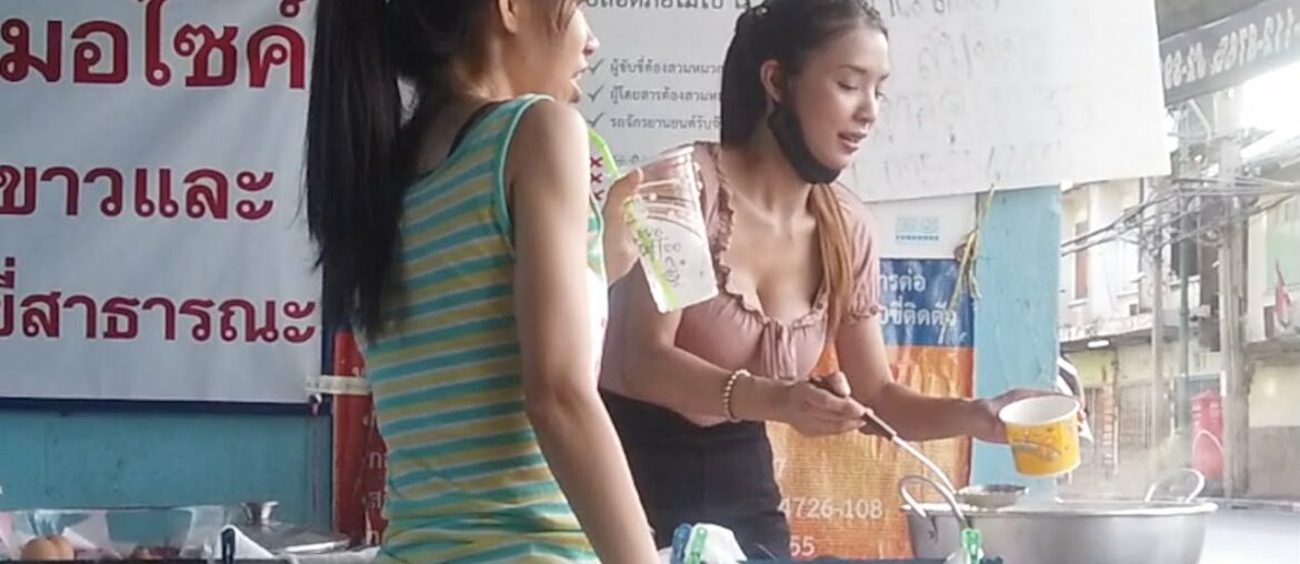 Is This Thai Girl a Model or a Street Vendor? Glamorous Thai Dessert Vendor in Bangkok