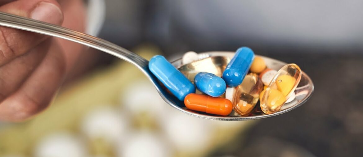 Healthcare: Supplements, Anxiety and COVID | High Noon with Dr Liz