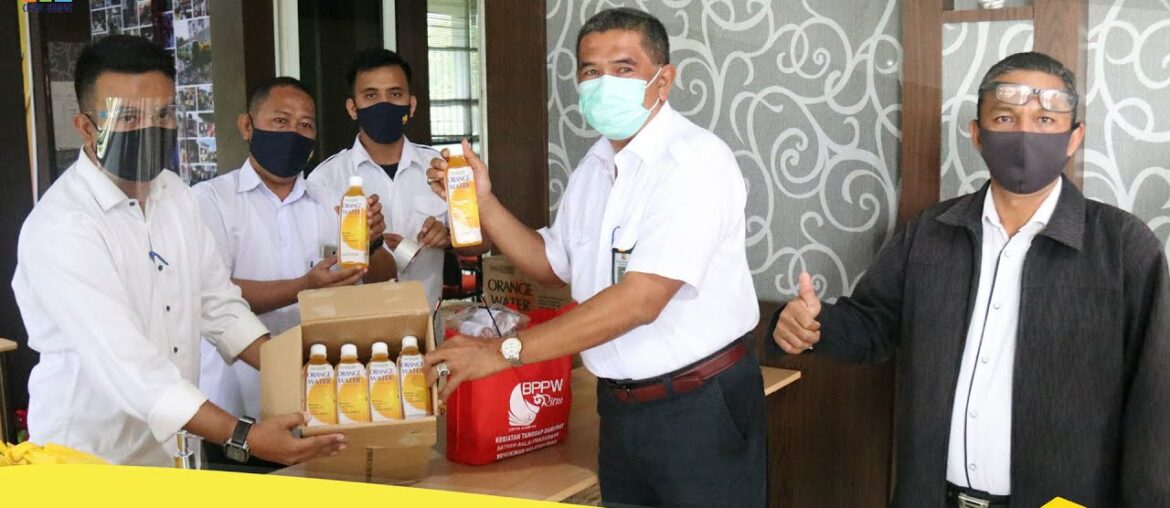 PENANGANAN PANDEMI COVID - 19 BPPW RIAU DISTRIBUSI VITAMIN, SUSU, HAND SANITIZER DAN MASKER