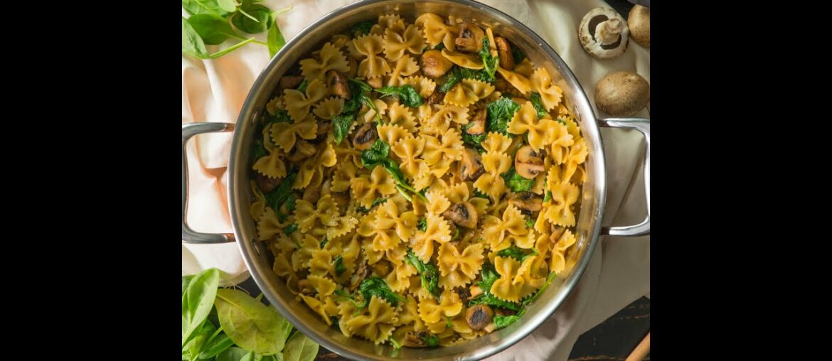 One Pan: Pilz-Spinat-Farfalle