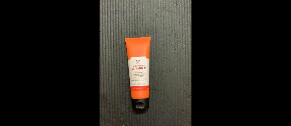 THE BODY SHOP- VITAMIN C - DAILY GLOW CLEANSING POLISH