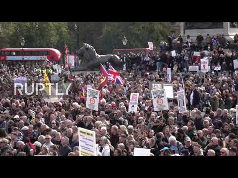 UK: Protesters pack Trafalgar Square to decry new coronavirus restrictions