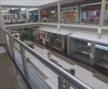 Walden Galleria not immune to the woes of the retail industry