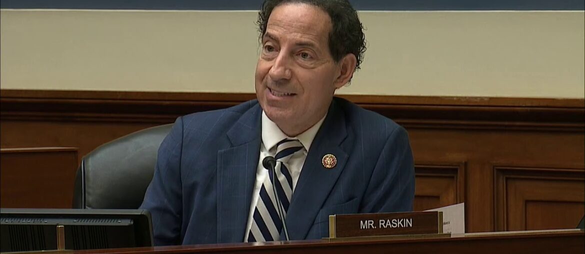 Raskin Questions HHS Sec. Azar About White House's Proposed "Herd Immunity" Strategy for COVID-19