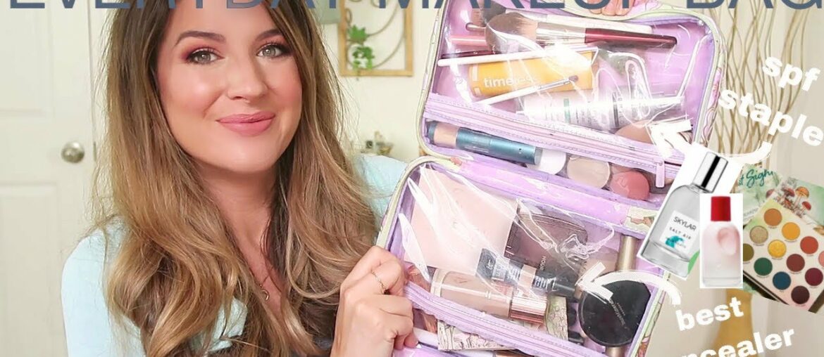 WHAT’S IN MY MAKEUP BAG? GRWM- MY MUST HAVES, COVID HOSPITAL CHAT, ARE WE SEEING SANTA?